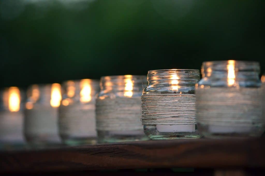 bougies pour un mariage outdoor